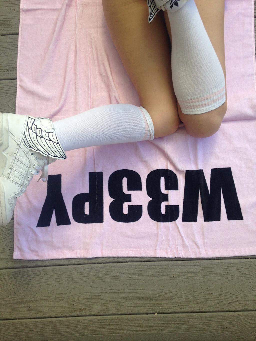 Pink Glock Towel ᡕᠵデᡁ᠊╾━